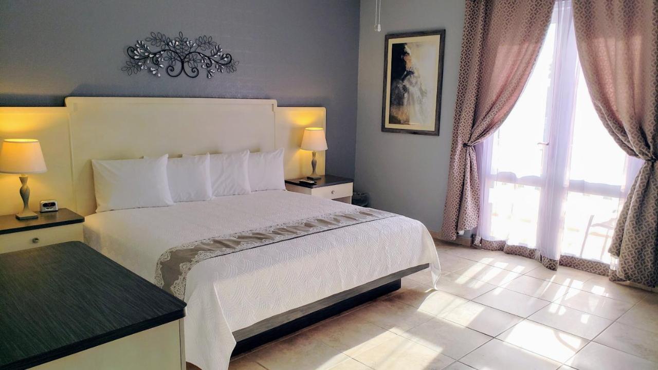 Combate Beach Resort Cabo Rojo Luaran gambar